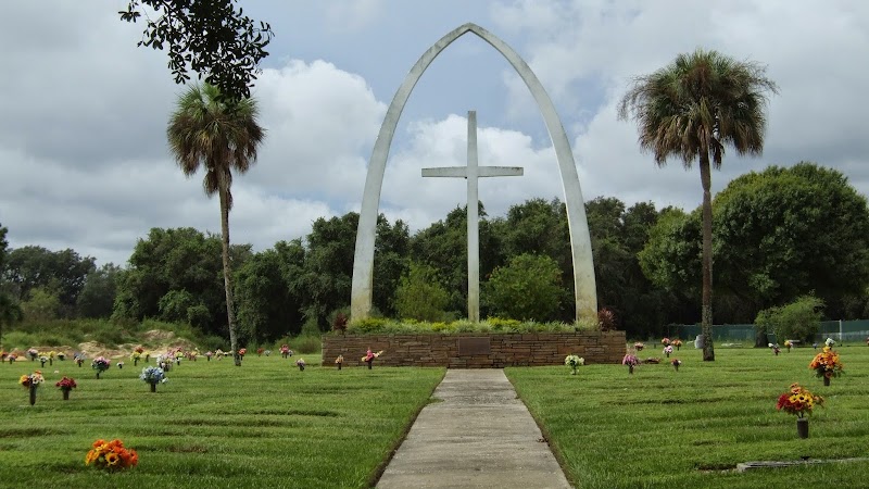 Sunset Memory Gardens funeral home in Tampa, FL