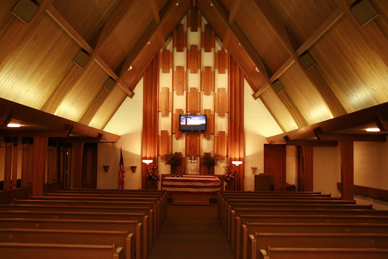 Elliott Mortuary & Crematory funeral home in Hutchinson, KS