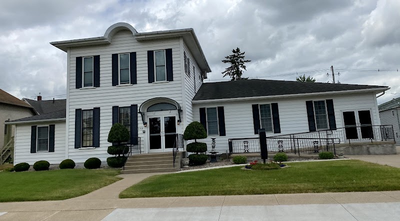 Pape Funeral Home funeral home in Clinton, IA