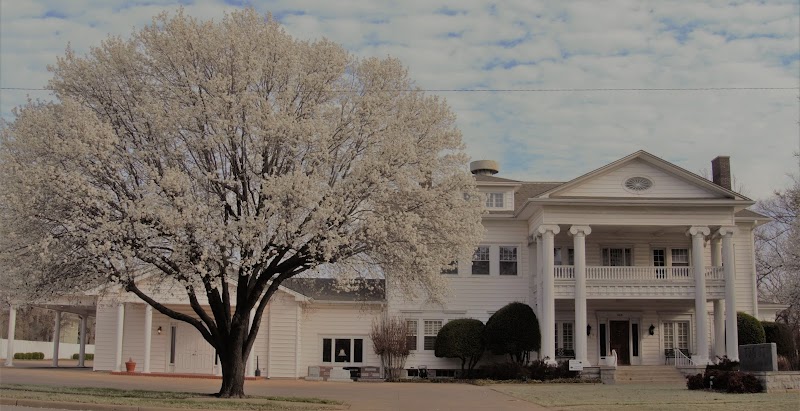 Trout Funeral Home & Crematory funeral home in Ponca City, OK