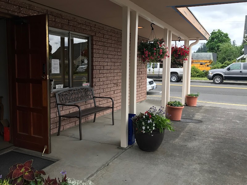 Hubbard's Funeral Home funeral home in Castle Rock, WA