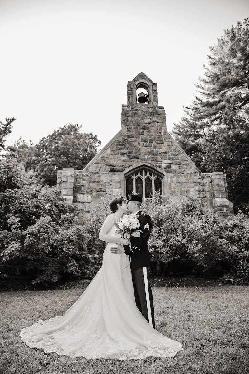 Lee Funeral Chapel funeral home in Hudson, NH