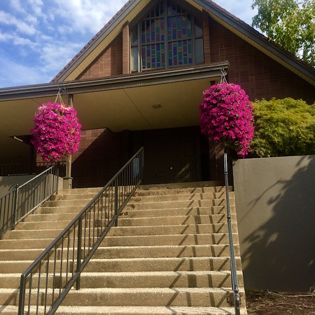 Hull & Hull Funeral Directors funeral home in Grants Pass, OR