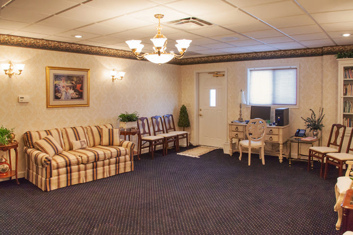 Lunning Funeral Chapel funeral home in Burlington, IA