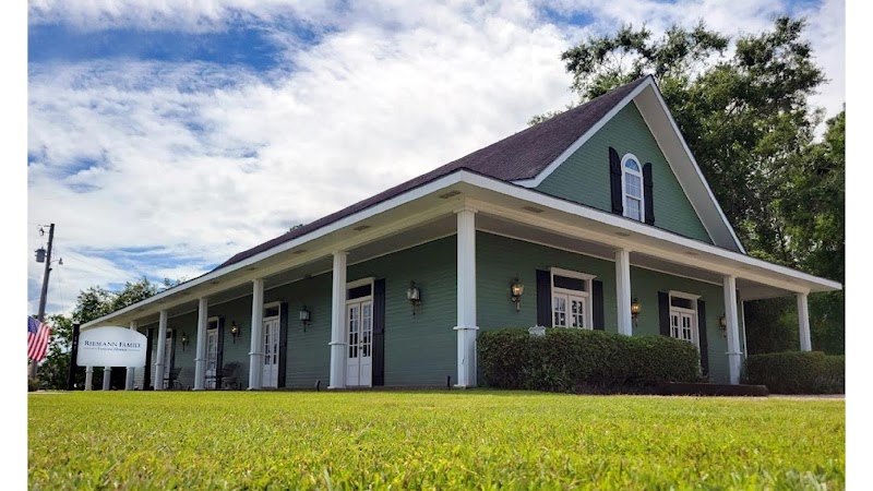 Riemann Family Funeral Homes - Waveland funeral home in Waveland, MS