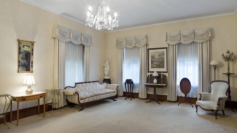 Hernandez Funeral & Cremation funeral home in Durham, NH