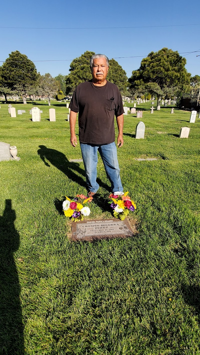 Mount Calvary Cemetery funeral home in Albuquerque, NM