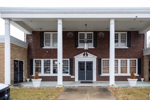 Gilkesson Mortuary funeral home in Peoria, IL