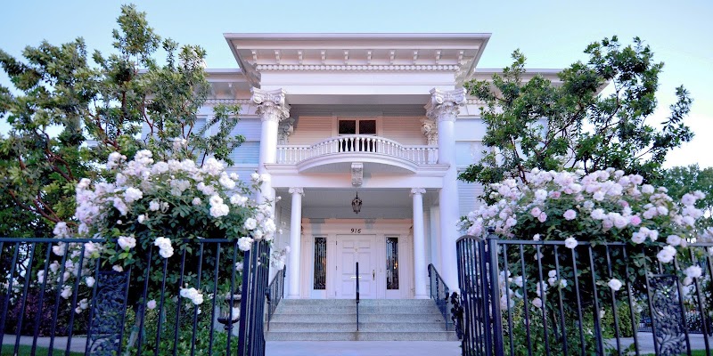 Wildrose Chapel and Funeral Home funeral home in Fresno, CA