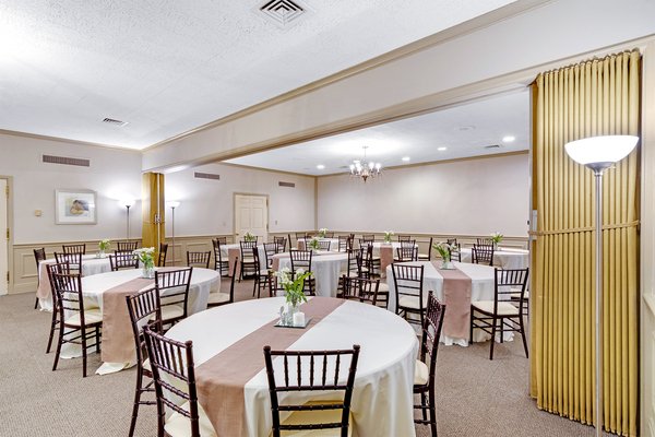 The Runge Mortuary & Crematory funeral home in Davenport, IA