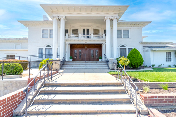 Lisle Funeral Home funeral home in Fresno, CA