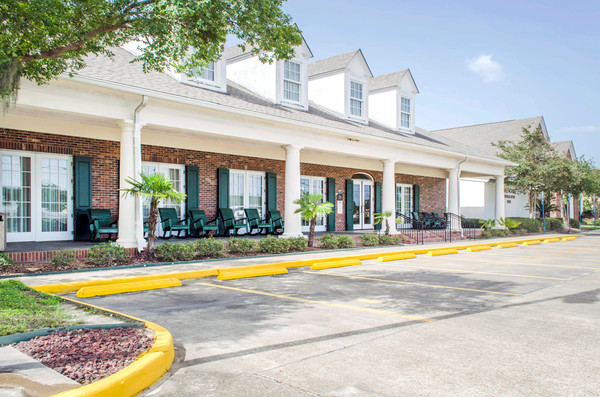 Greenoaks Funeral Home & Memorial Park funeral home in Baton Rouge, LA