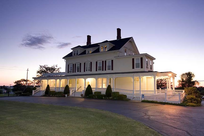 Portsmouth Funeral Chapel funeral home in Portsmouth, RI