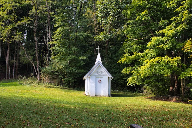 Brown Memorial Chapel funeral home in Hooksett, NH