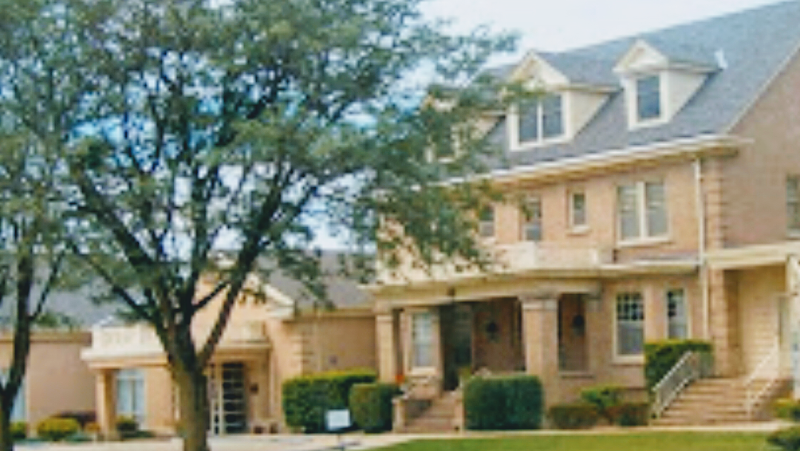 Hogan-Bremer-Moore Colonial Chapel funeral home in Mason City, IA