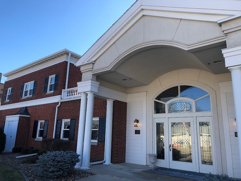 Calvert & Metzler Memorial Home funeral home in Bloomington, IL