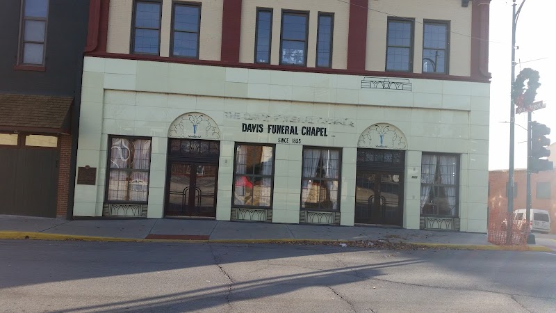 Davis Funeral Chapel funeral home in Fargo, ND