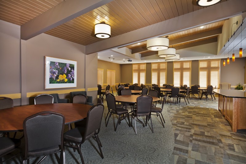 Wright Funeral Home and Cremation Service funeral home in Moorhead, MN