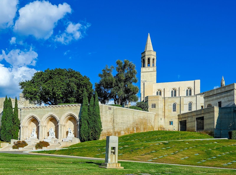 Forest Lawn Memorial Park funeral home in Glendale, CA