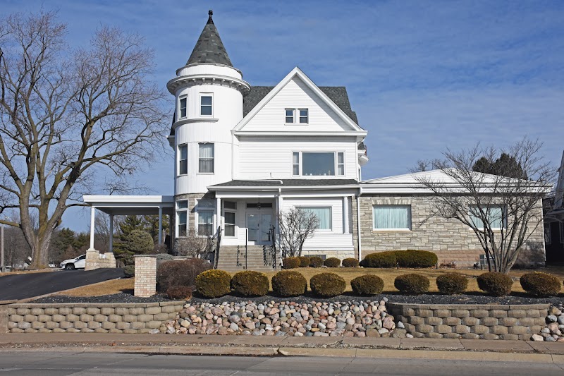 McGinnis-Chambers Funeral Home funeral home in Bettendorf, IA